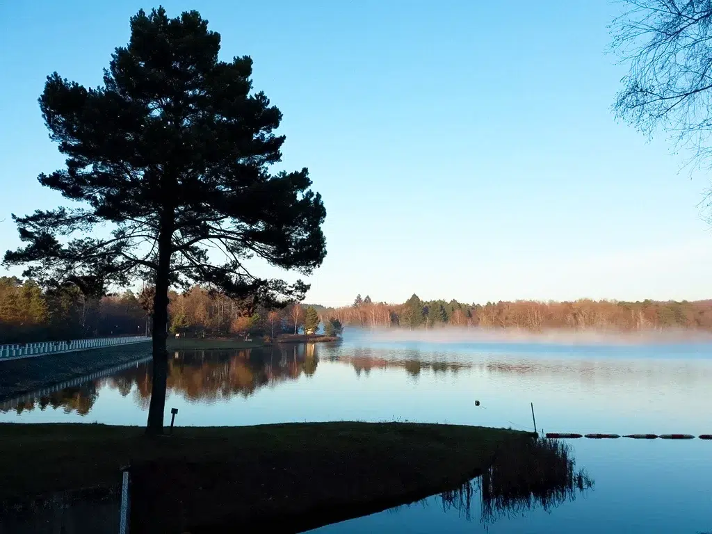 Camping Paradis le Coiroux en Correze bord du lac