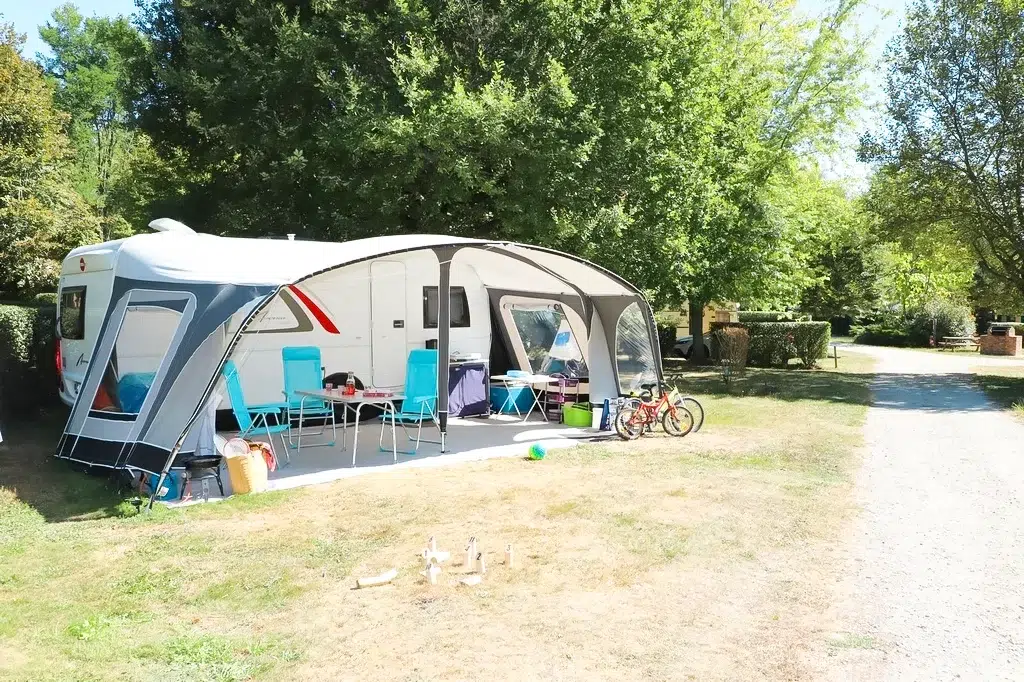 Camping Paradis le Coiroux in Corrèze