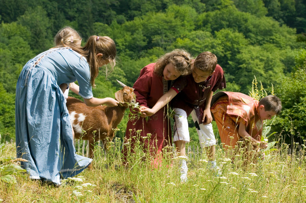 correze tourisme enfants avec troupeau